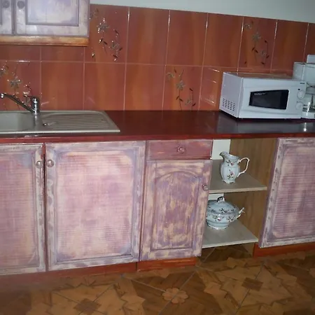 Alzana Готель *